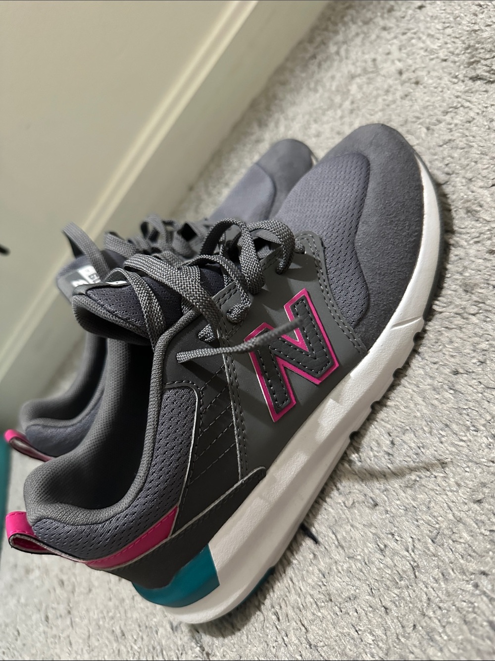 New Balance Women's Gray & Pink Athletic Sneakers